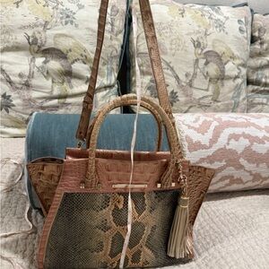 Elegant Brown Crocodile Pattern Handbag